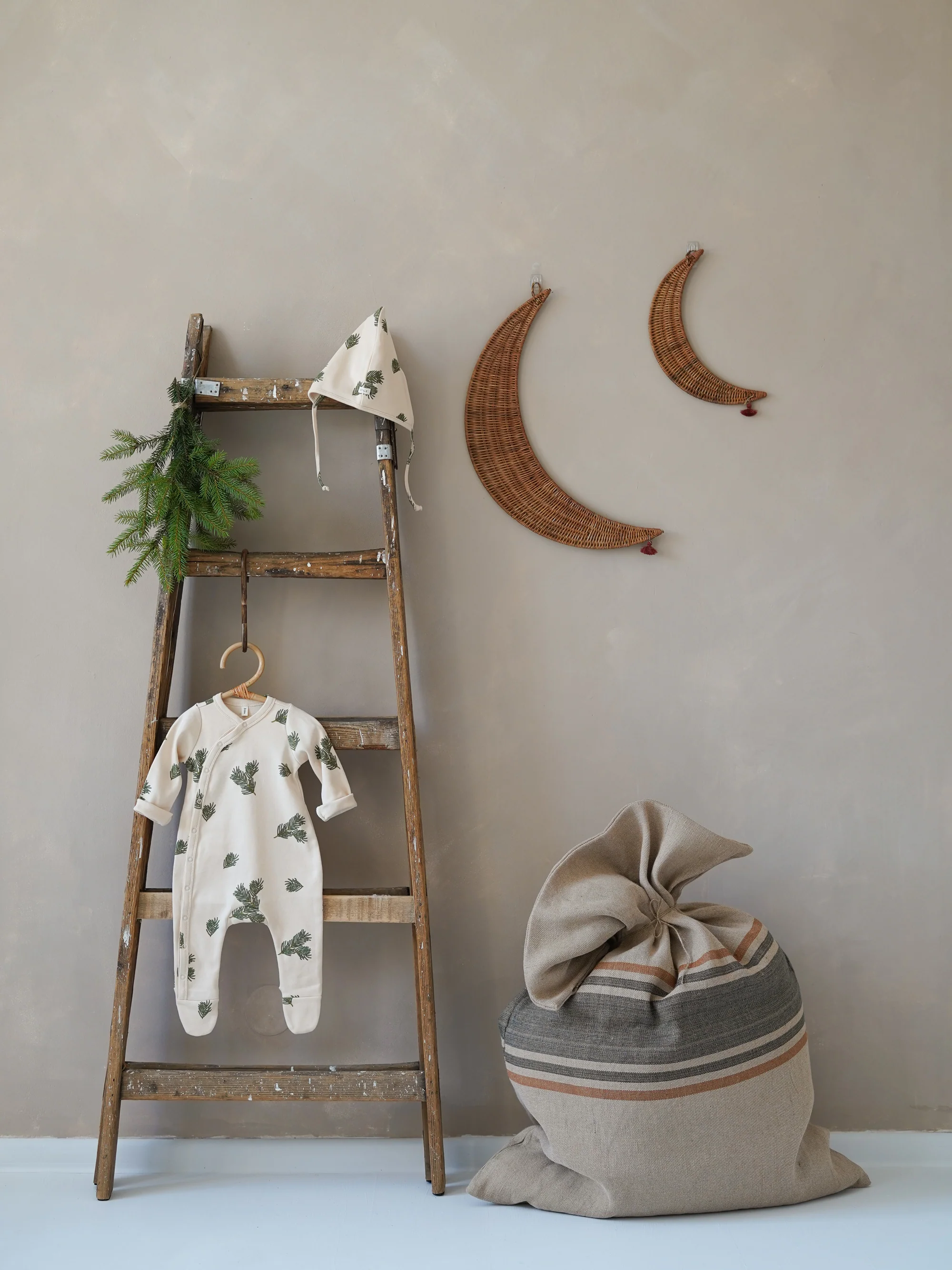 Pine Forest Pixie Bonnet - Image 4